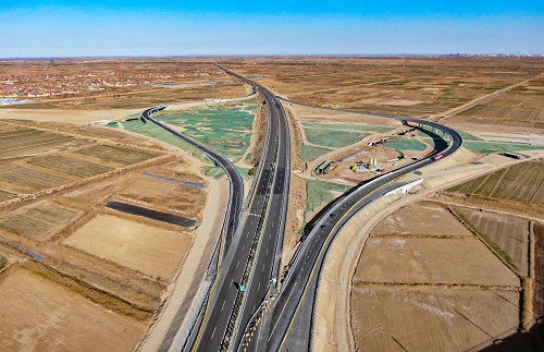 1610518123119785.jpg 沾臨高速全線最大樞紐互通交通導改通車.jpg